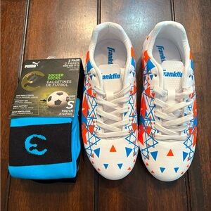 New Franklin Kids Soccer Cleats Size 13 + Soccer Socks!